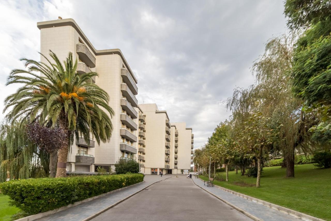 Apartamento Luminoso Cerca Playa Sardinero Con Parking Privado サンタンデール エクステリア 写真